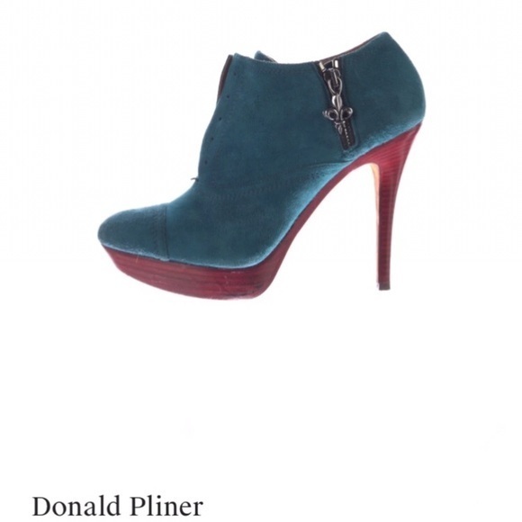 Donald Pliner Teal Suede Booties